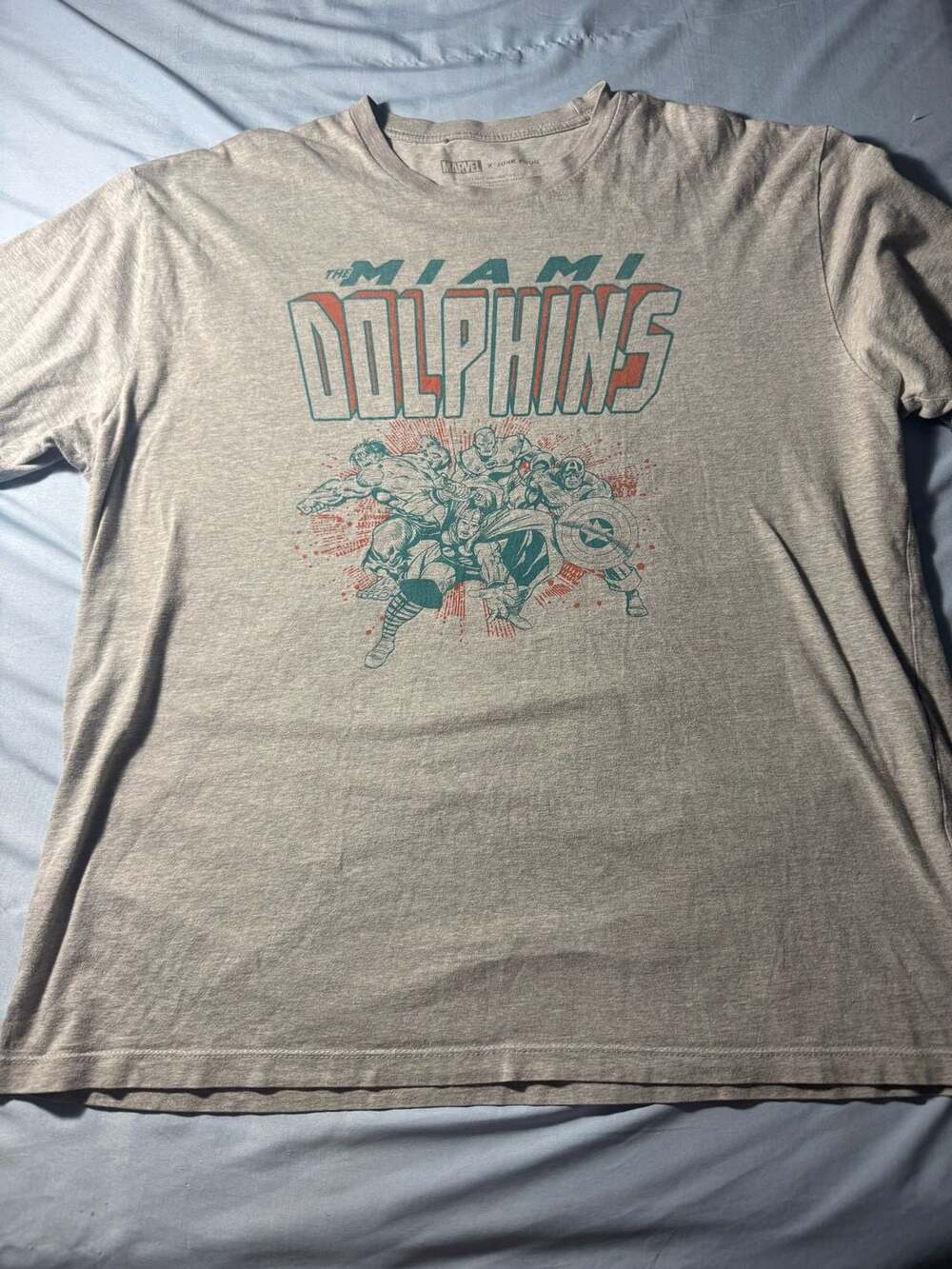 Marvel x Junk Food Miami Dolphins T-Shirt Size XL